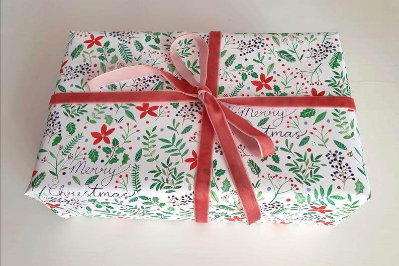 Dainty Floral Christmas Gift Wrap - Hue Complete Me